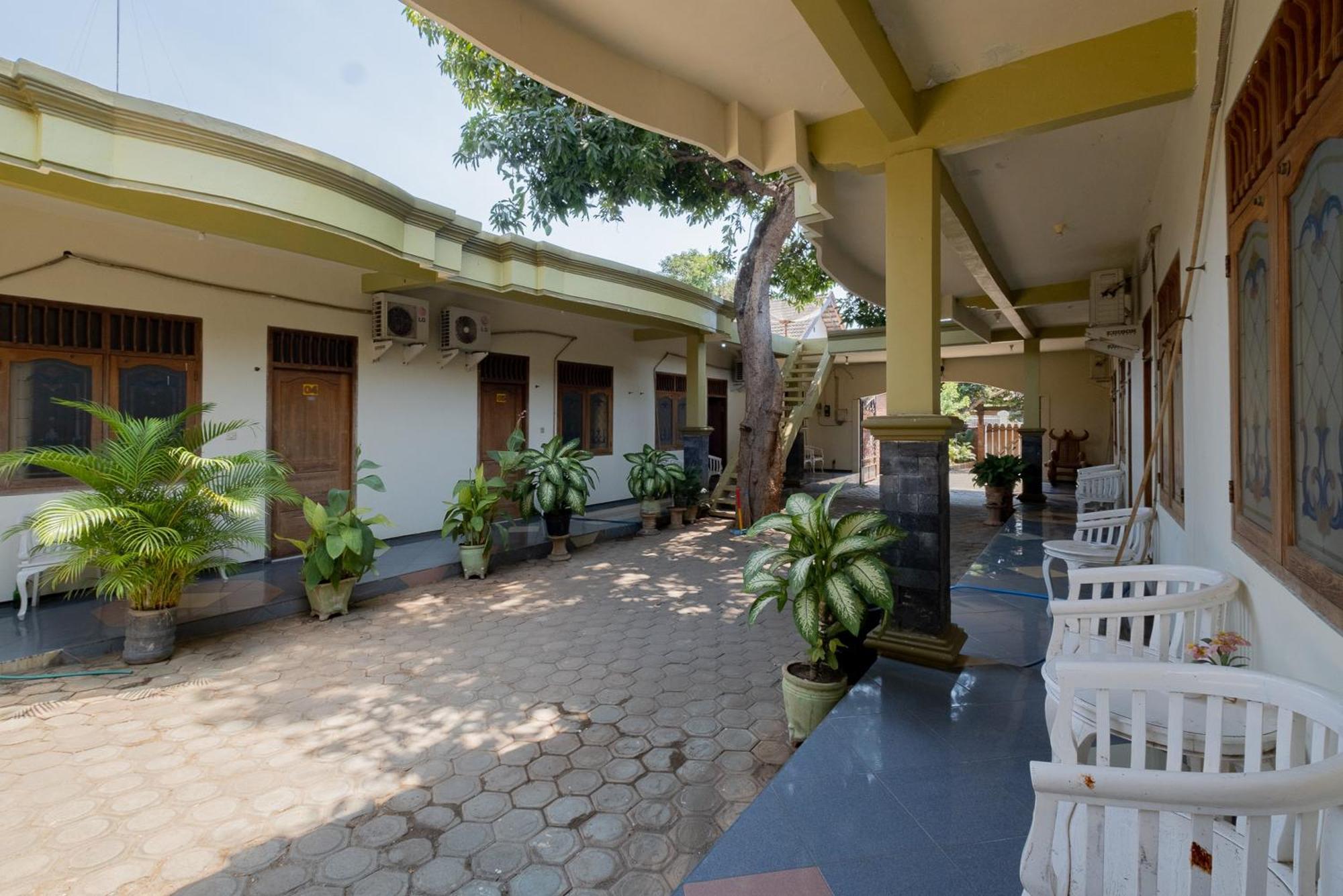 Reddoorz Syariah At Jalan Sunan Giri Tuban Tuban  Exteriör bild