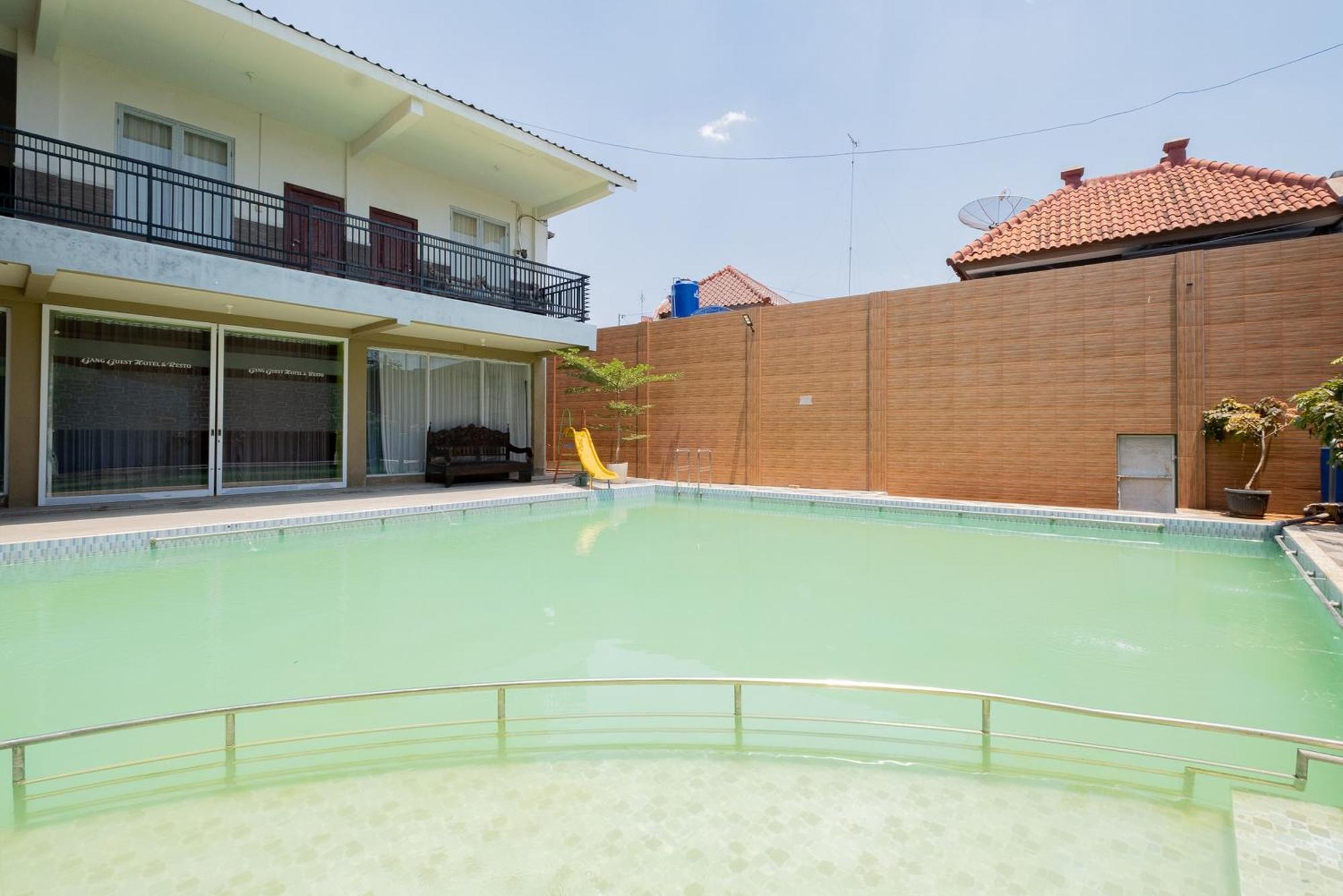 Reddoorz Syariah At Jalan Sunan Giri Tuban Tuban  Exteriör bild