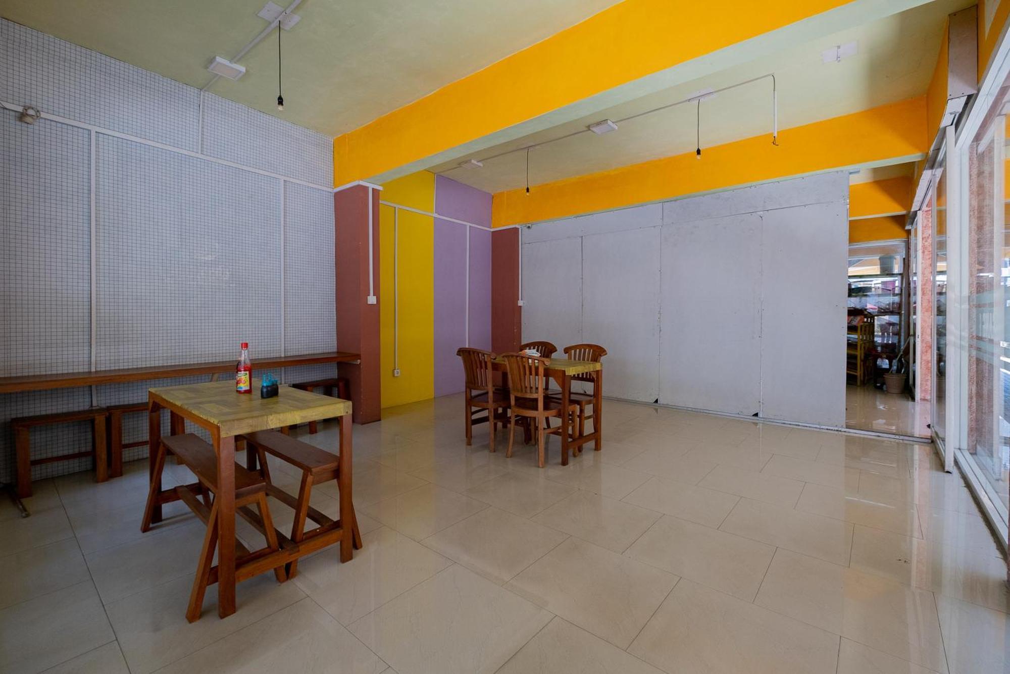 Reddoorz Syariah At Jalan Sunan Giri Tuban Hotell Tuban  Exteriör bild